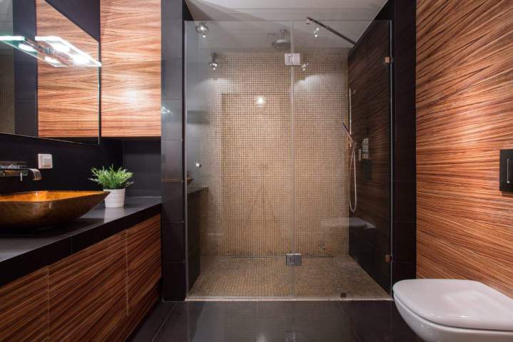 Custom shower glass Mississauga